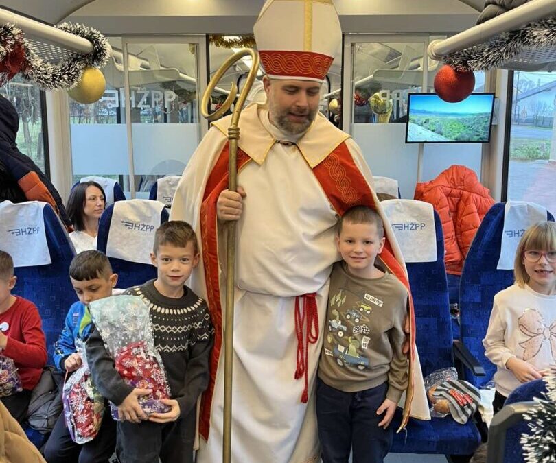 Vožnja vlakom sa svetim Nikolom